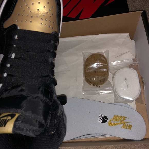 Air Jordan Retro 1 high  OG NRG gold toe size 4/36 - Picture 5 of 8